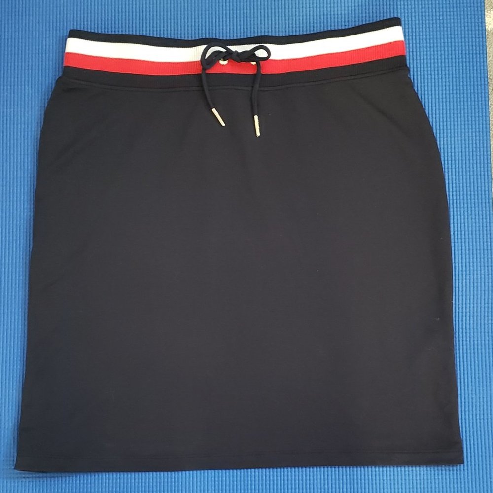 Tommy Hilfiger Sporty, Navy Short Skirt with Elastic Waist, Size Medium